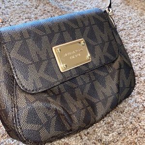 MICHAEL KORS CROSSBODY